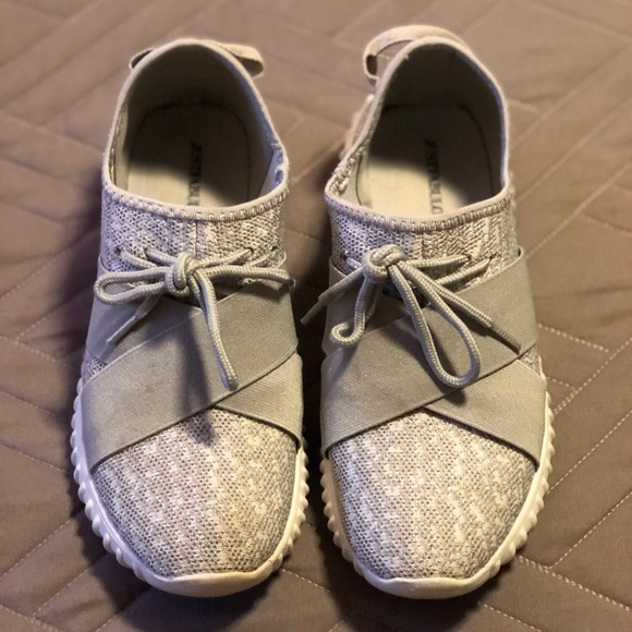 just fab athletic sneakers - Picture 2 of 4